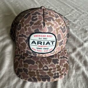 Camo ariat snapback hat